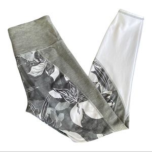 ATHLETA CHATURANGA TIGHTS Yoga Leggings